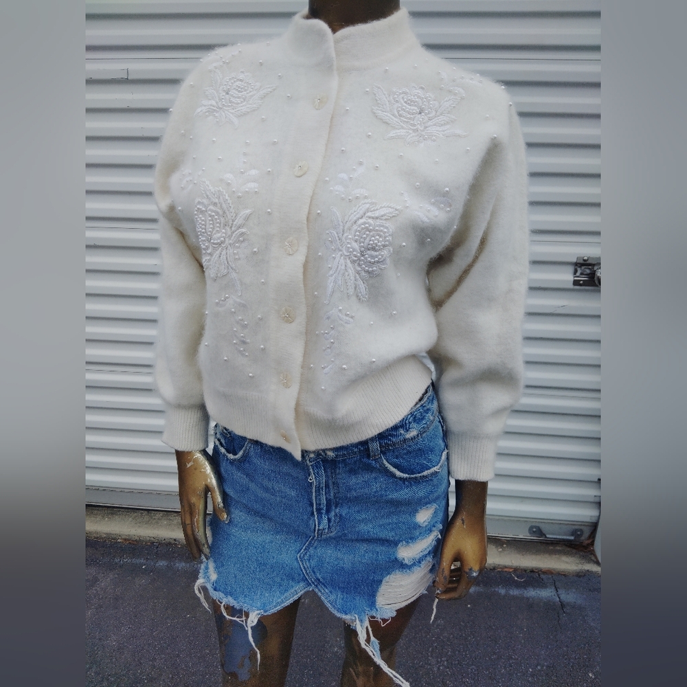 Elegant White Sweater with Pearl Button Detail